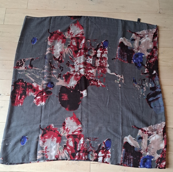 C'est Moi Large Abstract Infinity Scarf - Picture 2 of 7